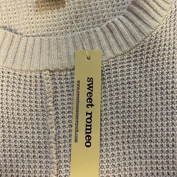 𝅺NWT Sweet Romeo Medium Lavender sweater - Picture 6 of 6